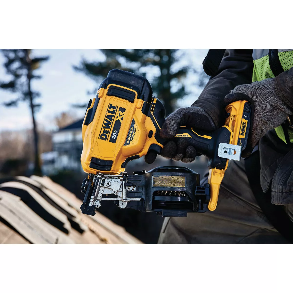 DEWALT 20V MAX 15 Degree Cordless Coil Roofing Nailer Tool Only Do it Best