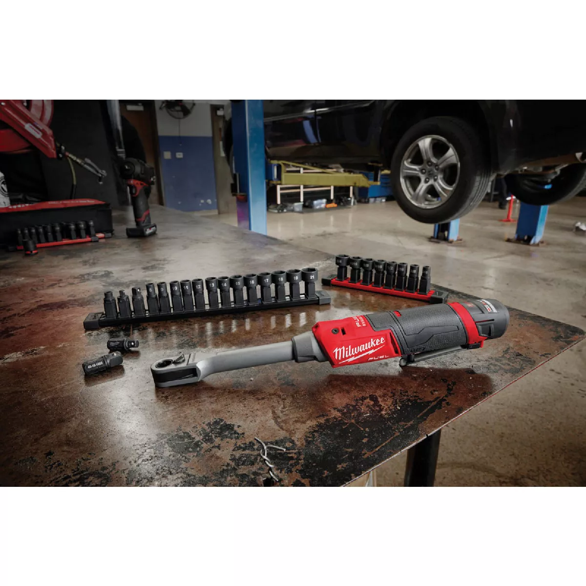 Milwaukee M12 FUEL INSIDER Brushless 1/4 In. to 3/8 In. Extended Reach Cordless Box Ratchet (Tool Only) - photo 9