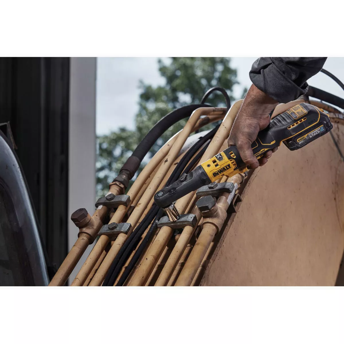 DEWALT 20V MAX XR Brushless Cordless Ratchet with Interchangeable Anvil (Tool Only) - photo 4