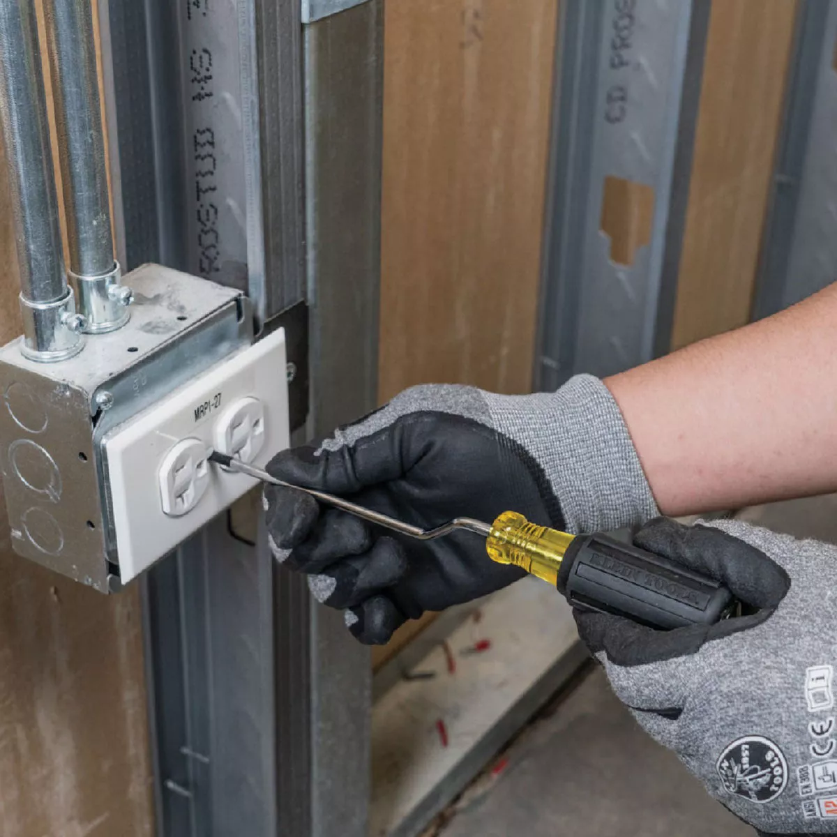 Klein Rapi-Driv 3/16 In. Cabinet-Tip 6 In. x 9-3/4 In. Rotary Screwdriver - photo 3