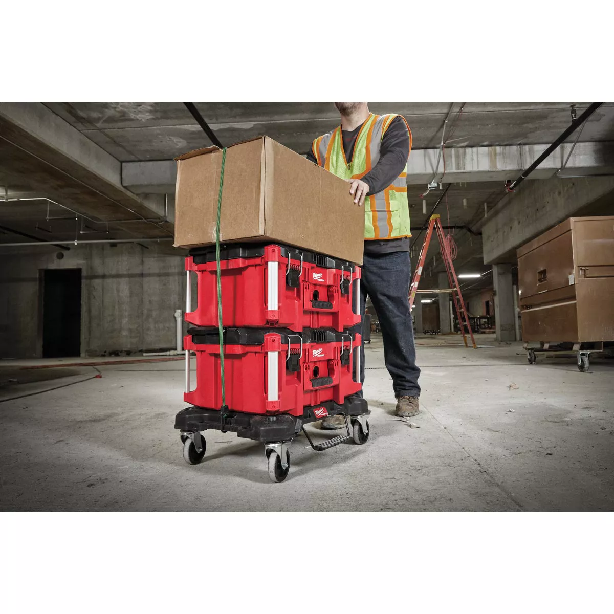 Milwaukee PACKOUT 18.8 In. W x 24.4 In. L Platform Cart, 250 Lb. Capacity - photo 2