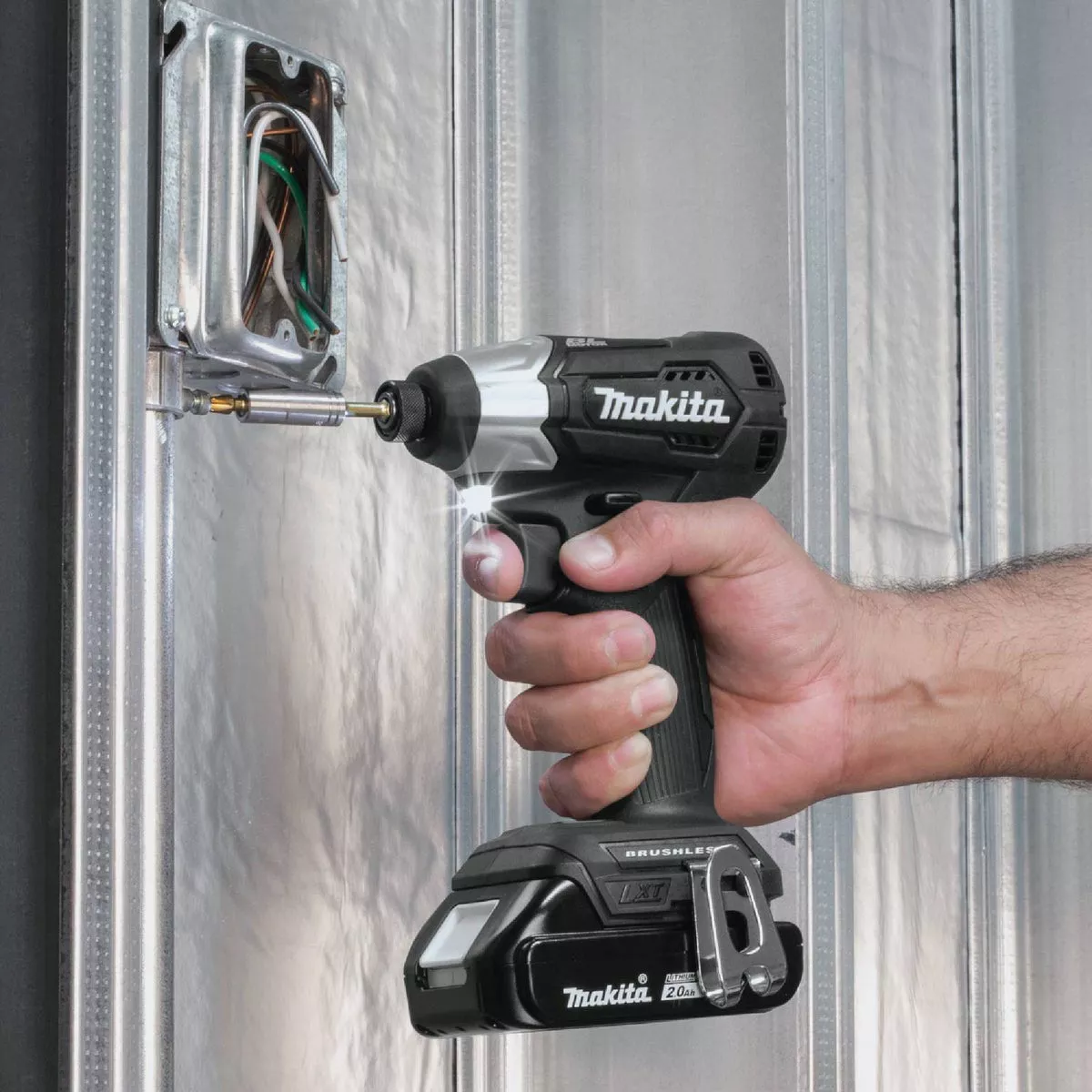 Makita 18 Volt LXT Lithium-Ion Brushless 1/4 In. Hex Sub-Compact Cordless Impact Driver Kit - photo 4