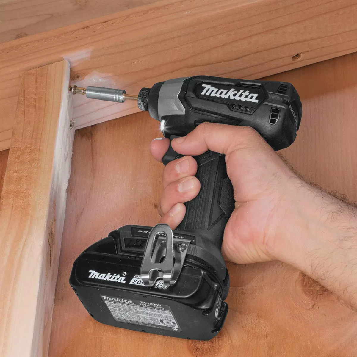 Makita 18 Volt LXT Lithium-Ion Brushless 1/4 In. Hex Sub-Compact Cordless Impact Driver Kit - photo 2