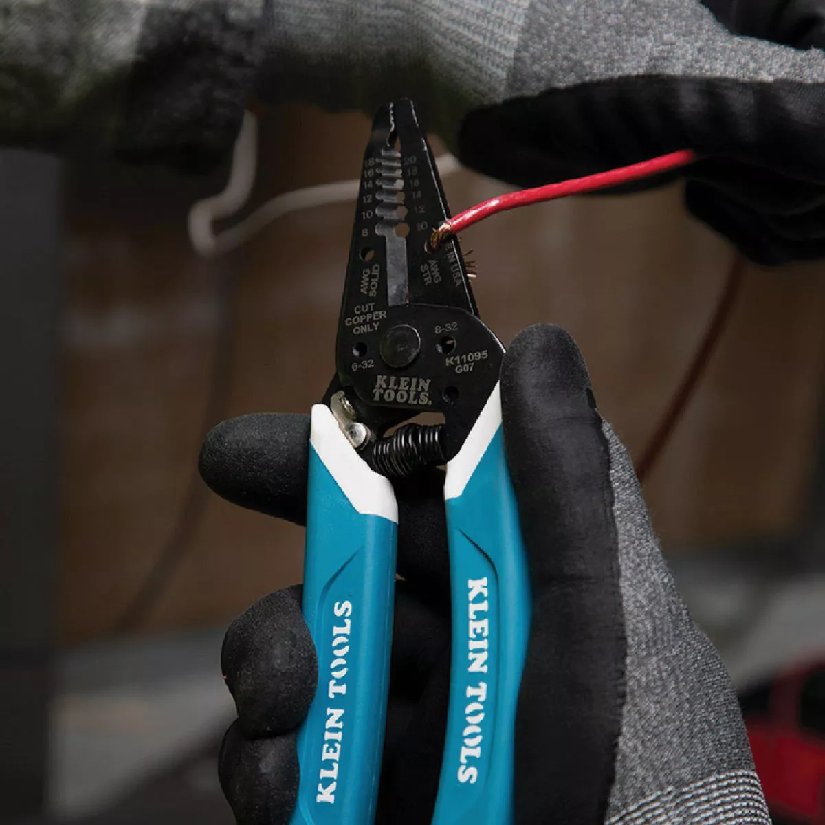 Klein 7.4 In. 8 to 18 AWG Solid, 10 to 20 Stranded Wire Stripper - photo 7
