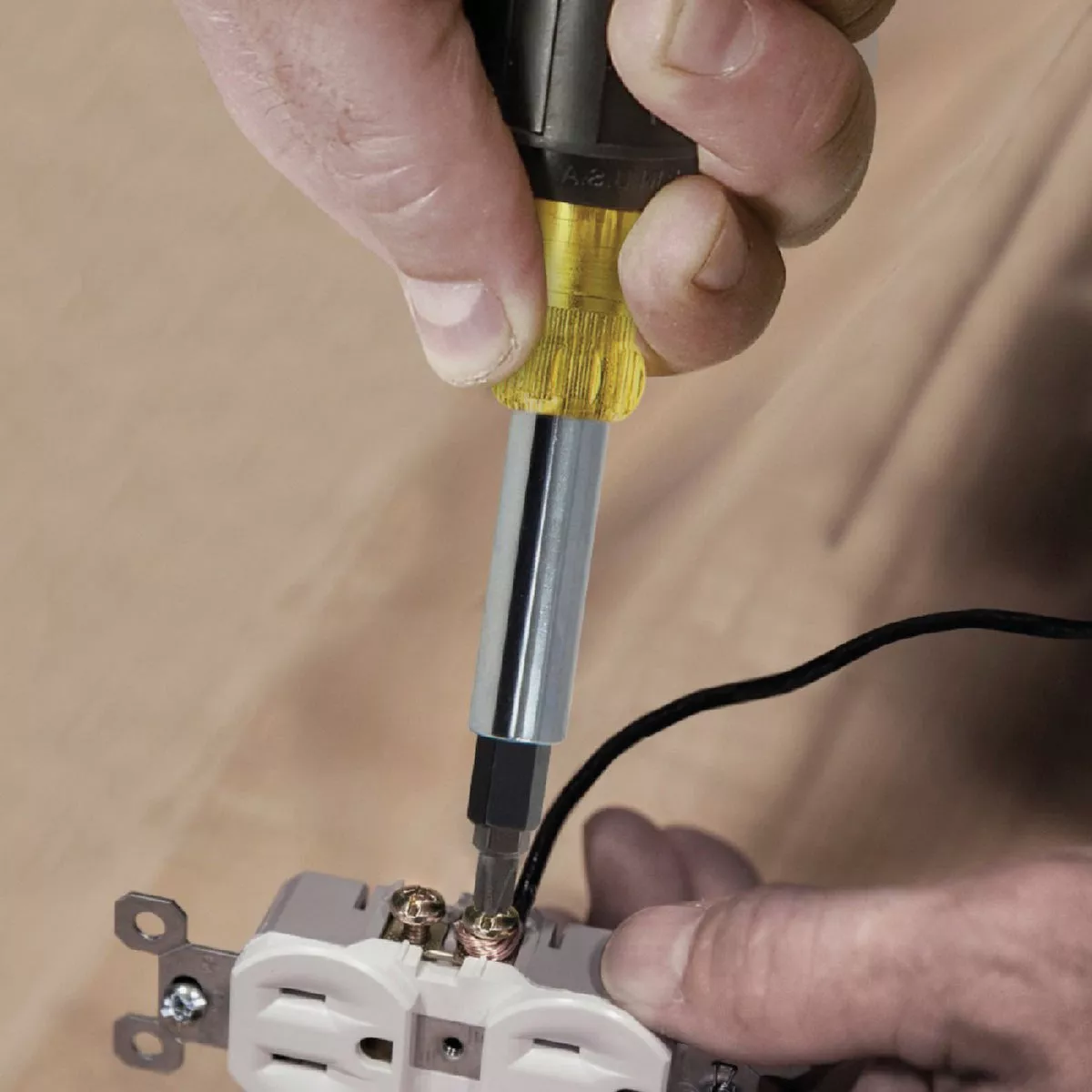 Klein 9-in-1 Multi-Bit Screwdriver and Nutdriver - photo 4