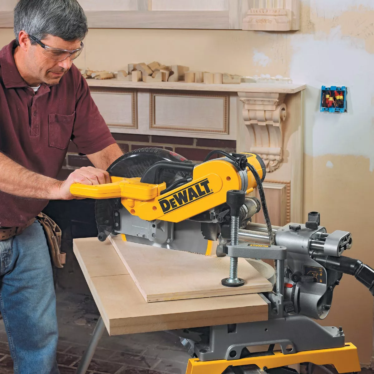 DEWALT 12 In. 15-Amp Dual-Bevel Sliding Compound Miter Saw - photo 3