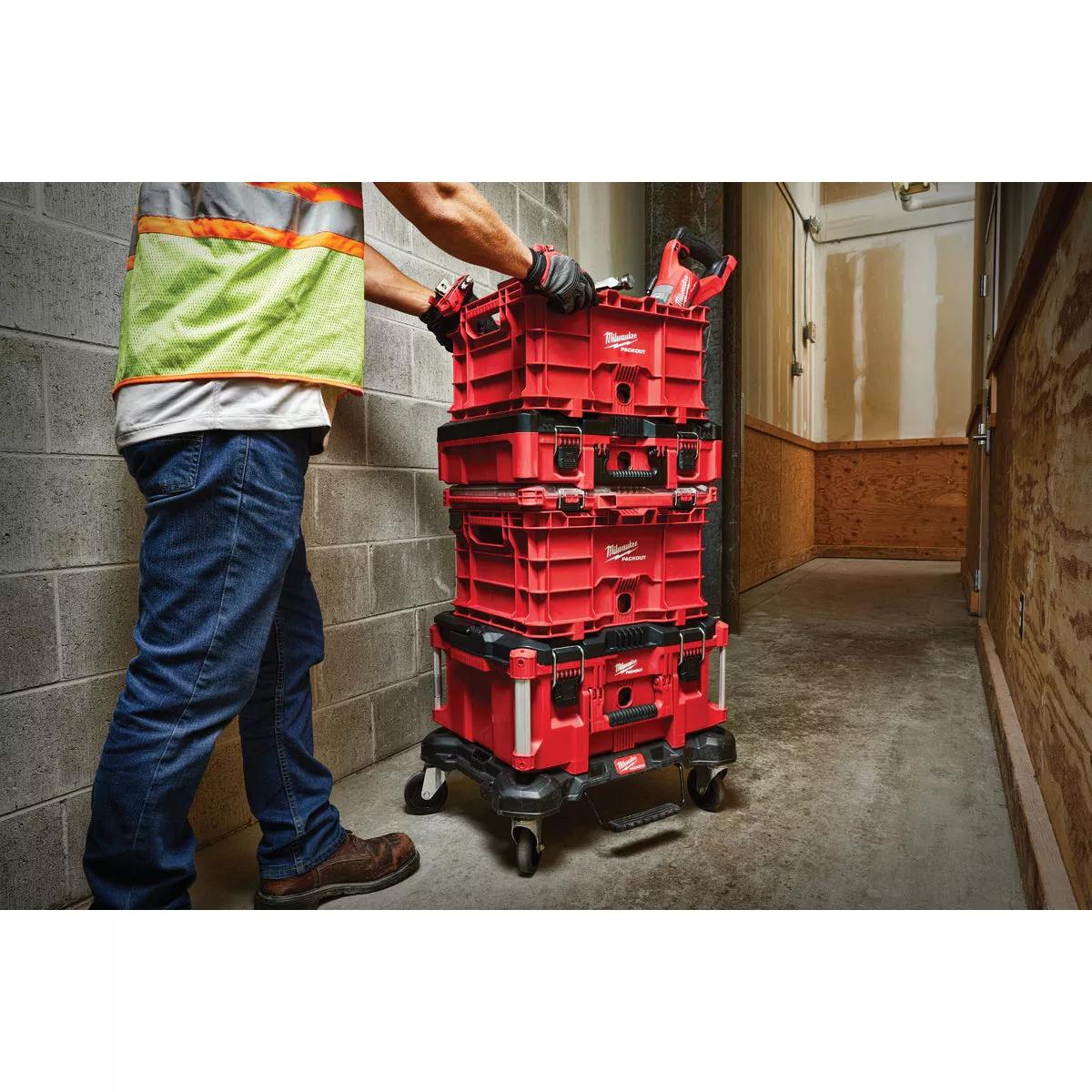 Milwaukee PACKOUT 50 Lb. Red Storage Tote - photo 4