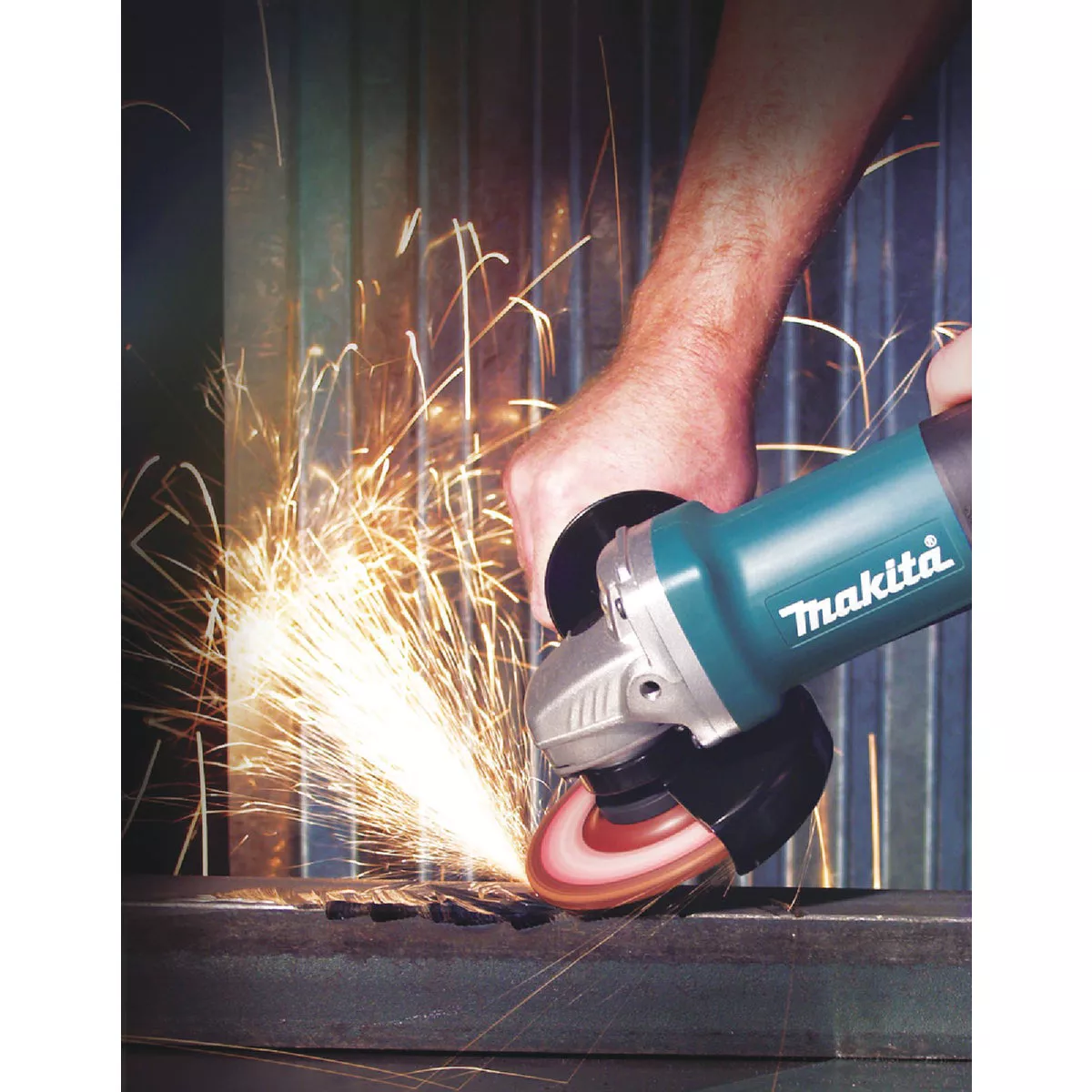 Makita 4-1/2 In. 7.5-Amp Angle Grinder - photo 2