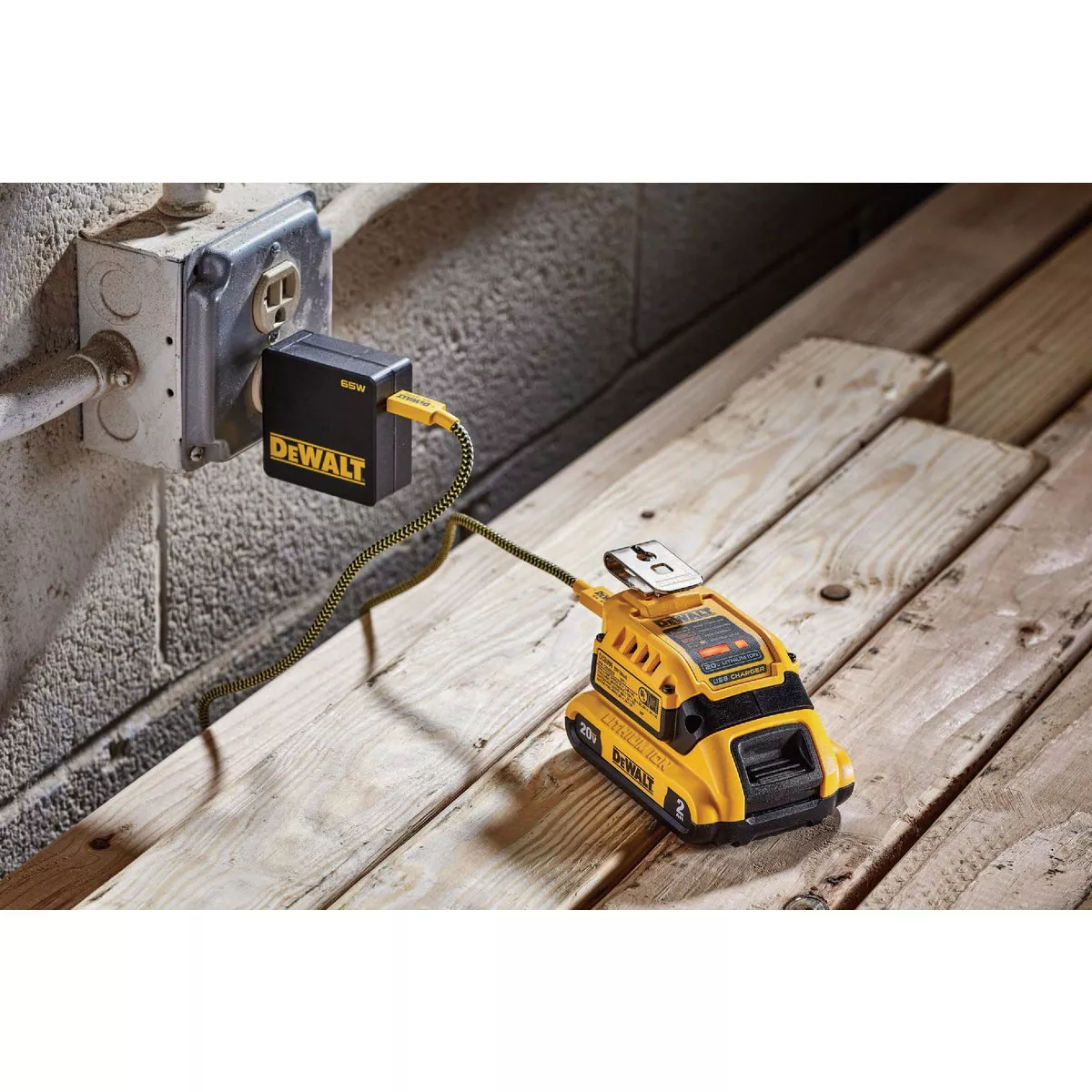 DEWALT FLEXVOLT 20V MAX Lithium-Ion USB Power Source and Charging Kit - photo 2