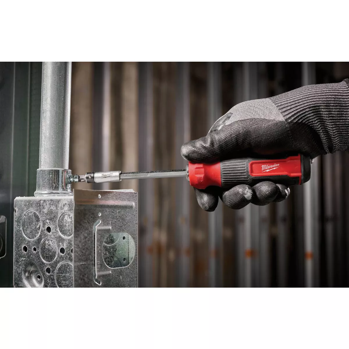 Milwaukee 27-in-1 Multi-Bit Screwdriver - photo 3