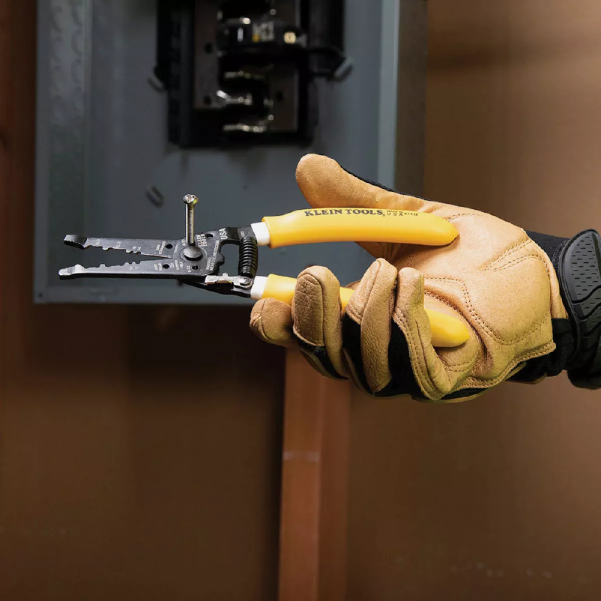 Klein 7-3/4 In. 12/2 and 14/2 AWG Solid Kurved NM Wire Stripper - photo 6