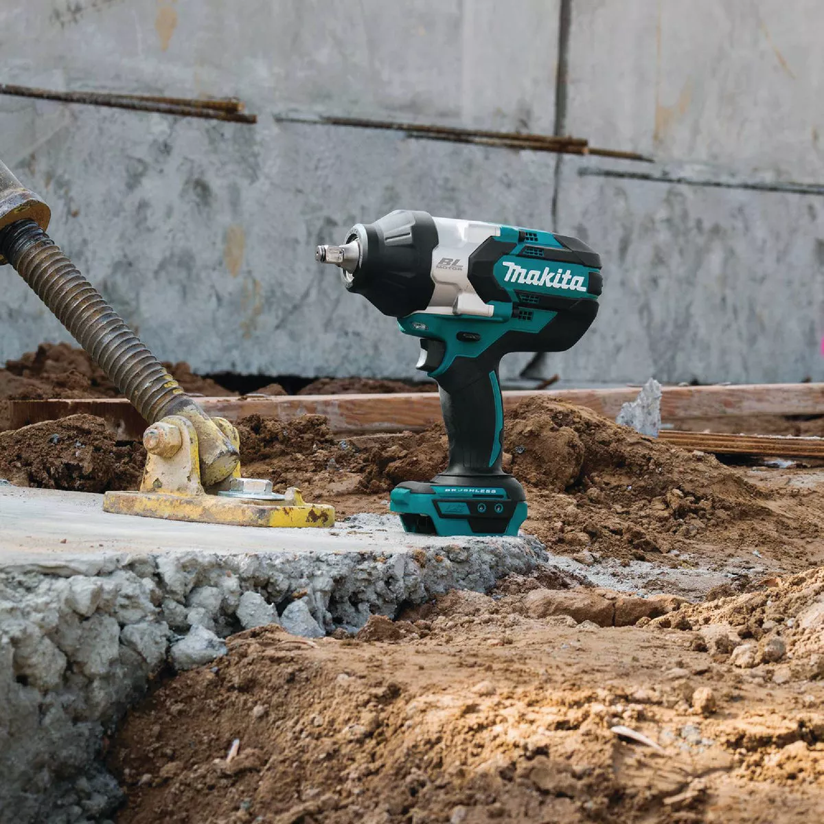 Makita 18V LXT Lithium-Ion Brushless 1/2 In. High-Torque Cordless Impact Wrench (Tool Only) - photo 10
