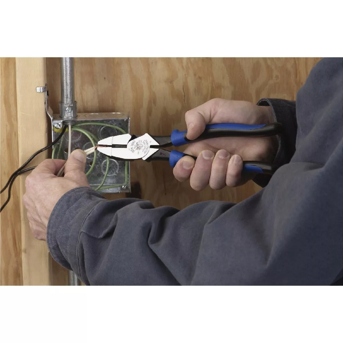 Klein Journeyman High-Leverage Linesman Pliers - photo 2