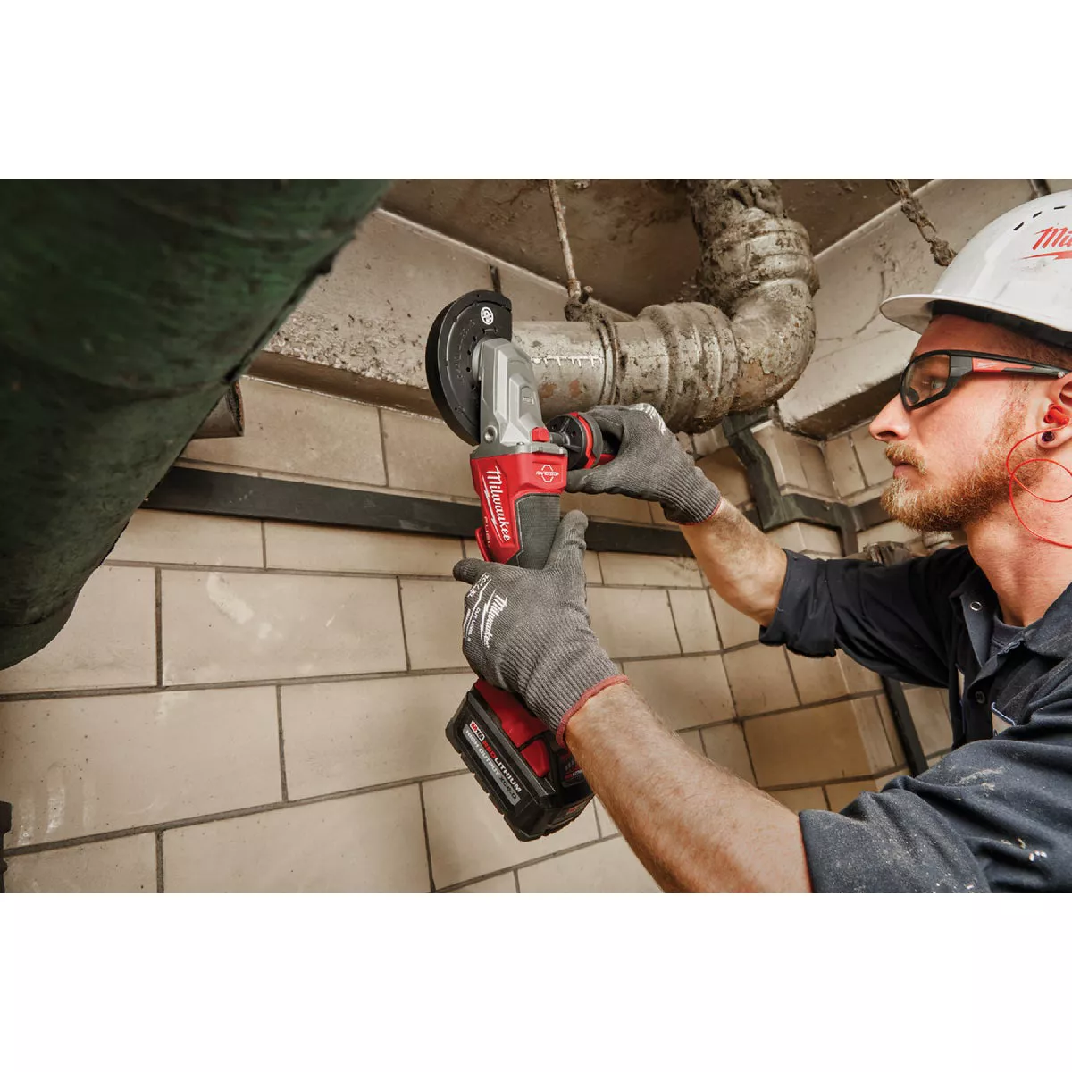 Milwaukee M18 FUEL 5 In. Brushless Flathead Braking Cordless Angle Grinder with Paddle Switch No-Lock (Tool Only) - photo 10
