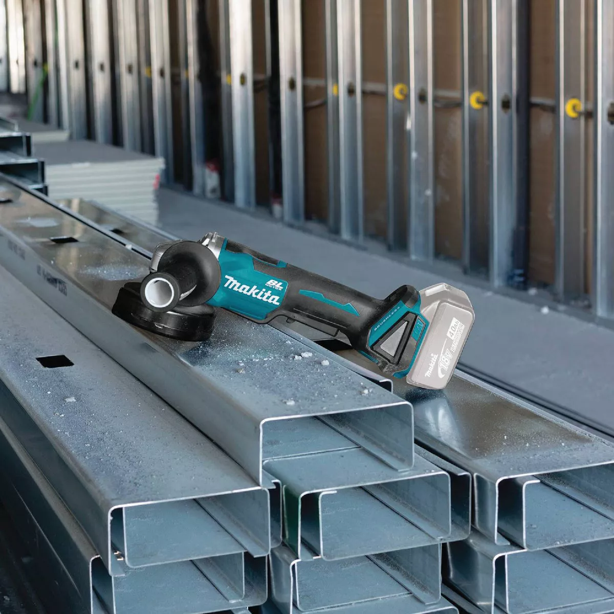 Makita 18 Volt LXT Lithium-Ion 4-1/2 In. - 5 In. Brushless Cordless Paddle Switch Angle Grinder (Tool Only) - photo 4