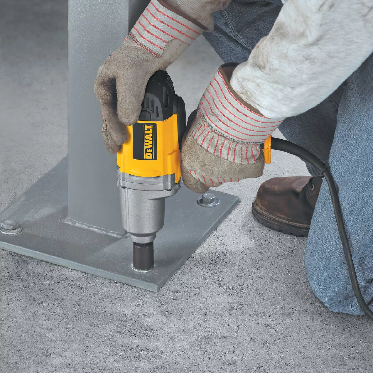 DEWALT 1/2 In. Impact Wrench with Detent Pin Anvil - photo 4