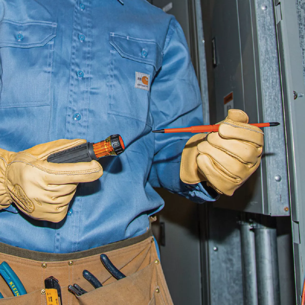 Klein 2-in-1 Flip-Blade Insulated Multi-Bit Screwdriver - photo 3