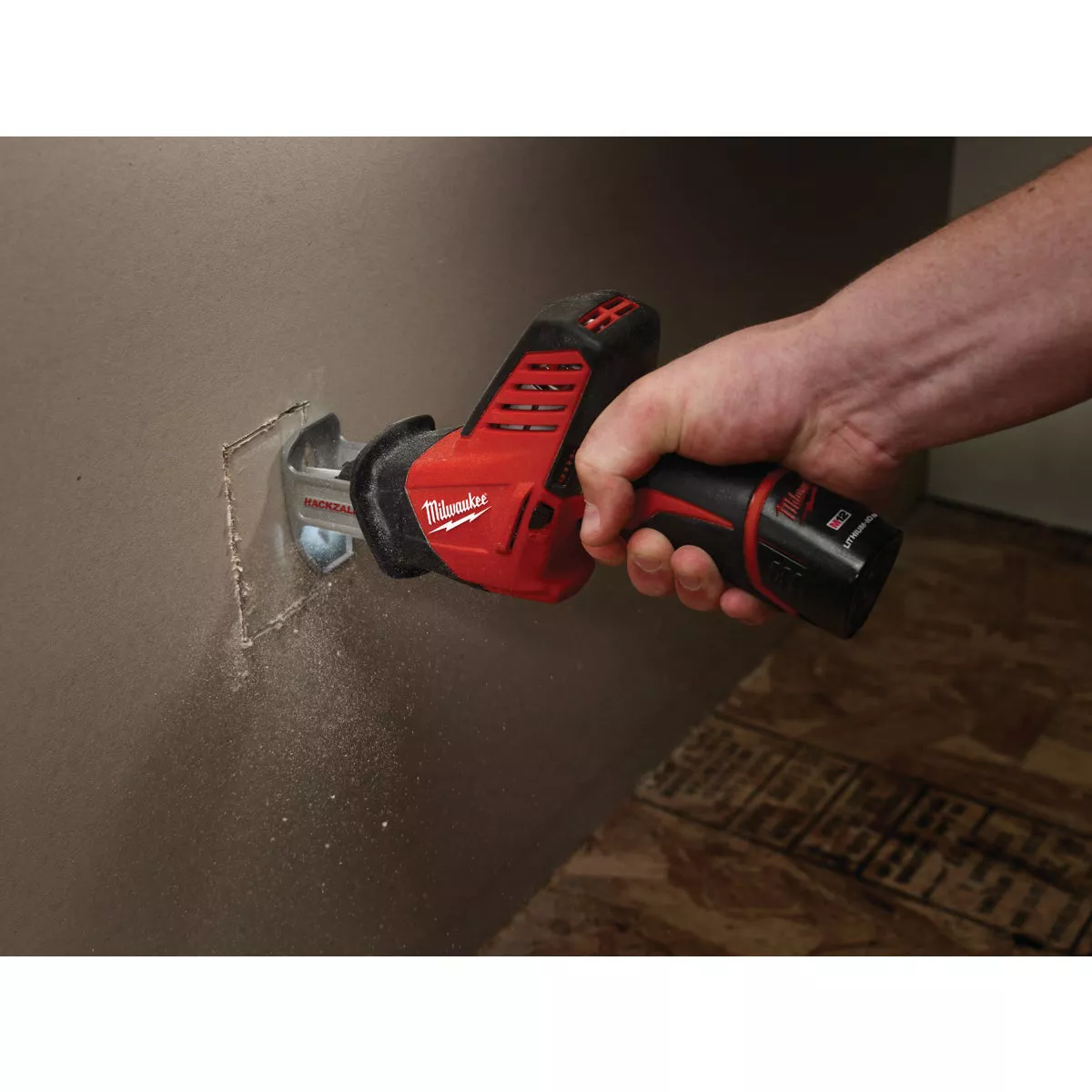Milwaukee M12 HACKZALL Cordless Reciprocating Saw Kit with 1.5 Ah Battery & Charger - photo 5