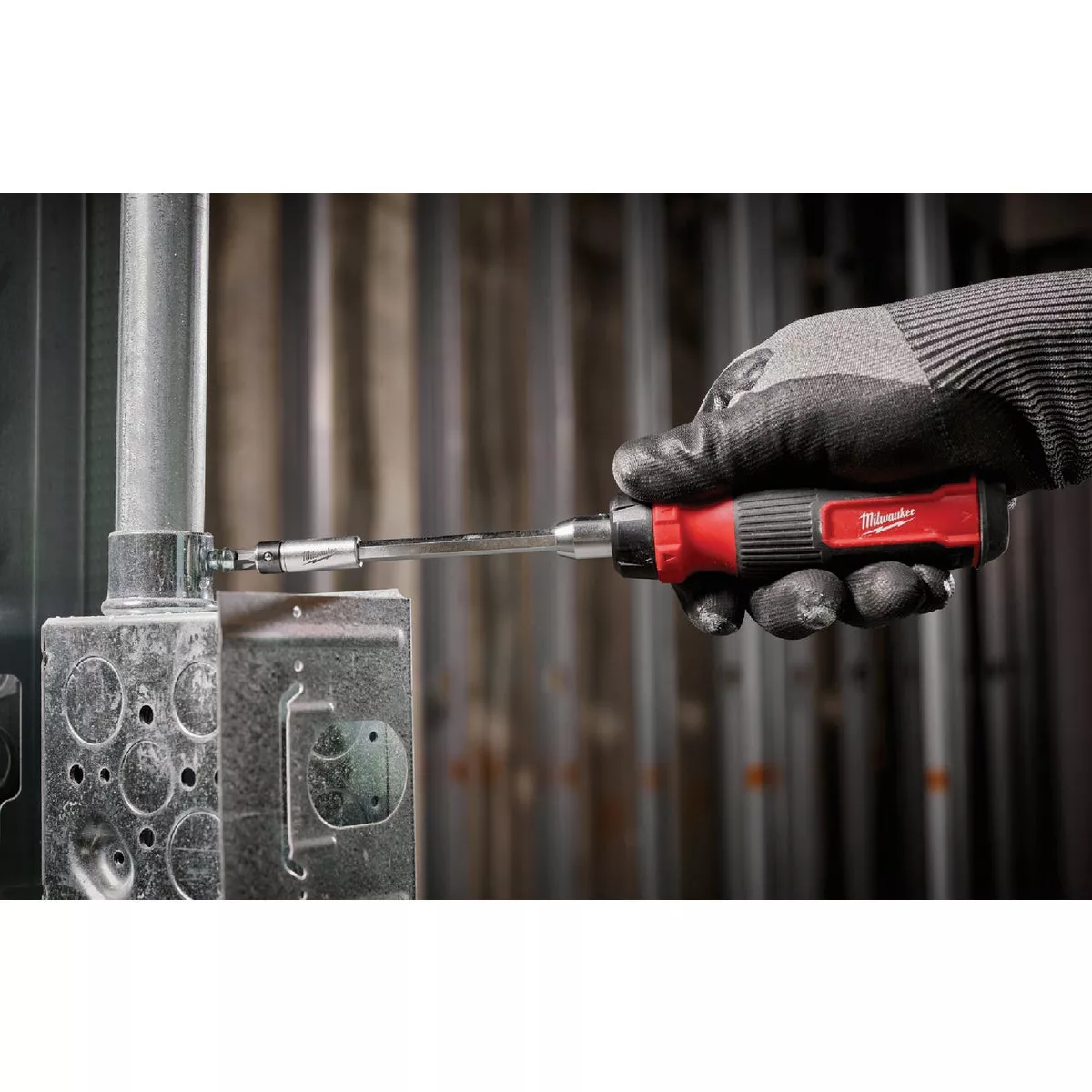 Milwaukee 27-in-1 Multi-Bit Ratcheting Screwdriver - photo 5