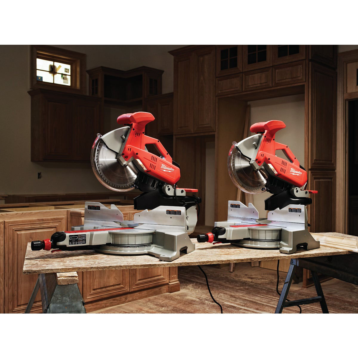 Milwaukee 12 In. 15 Amp Dual Bevel Sliding Compound Miter Saw Do