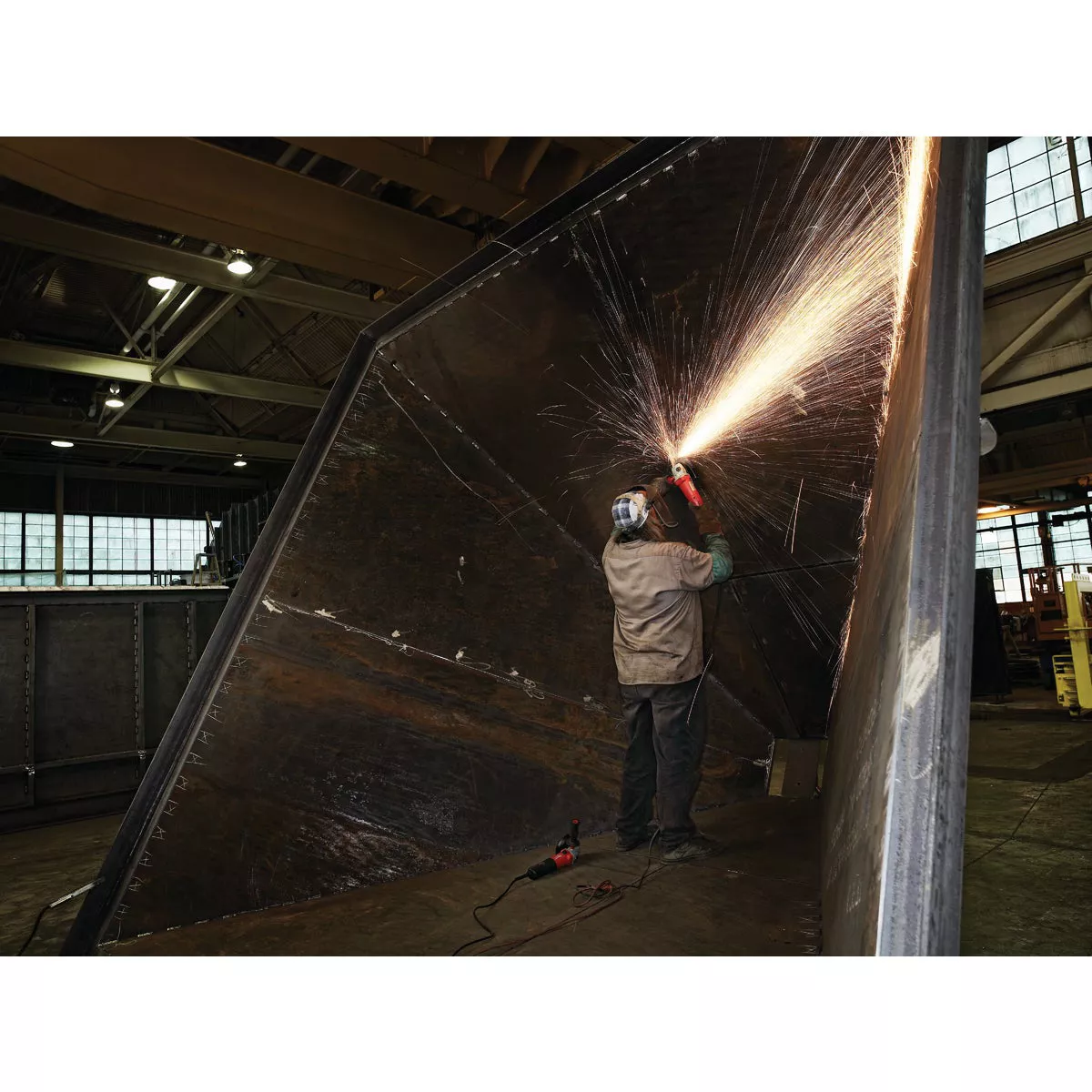 Milwaukee 4-1/2 In. 11A 11,000 rpm Angle Grinder - photo 3