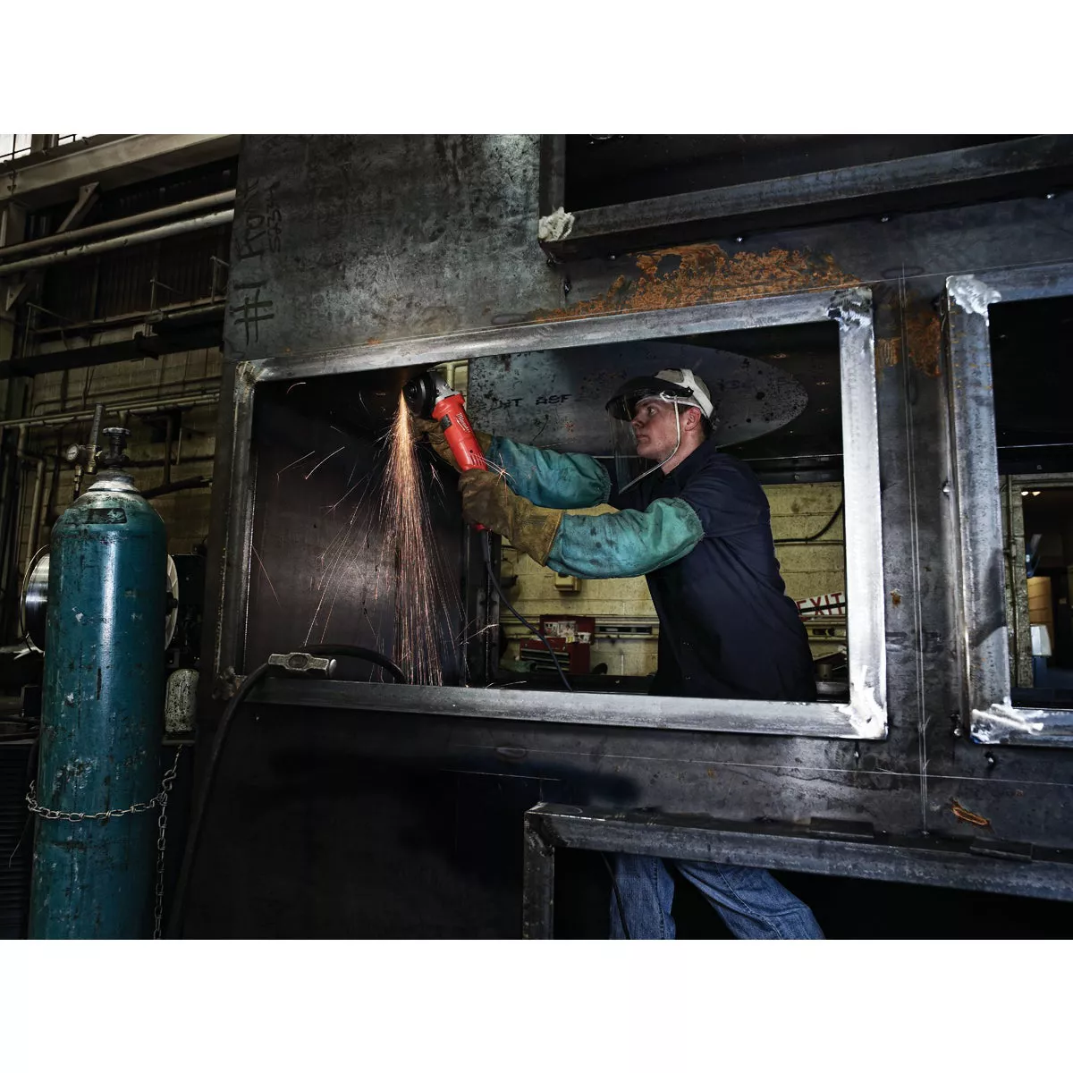 Milwaukee 4-1/2 In. 11A 11,000 rpm Angle Grinder - photo 4