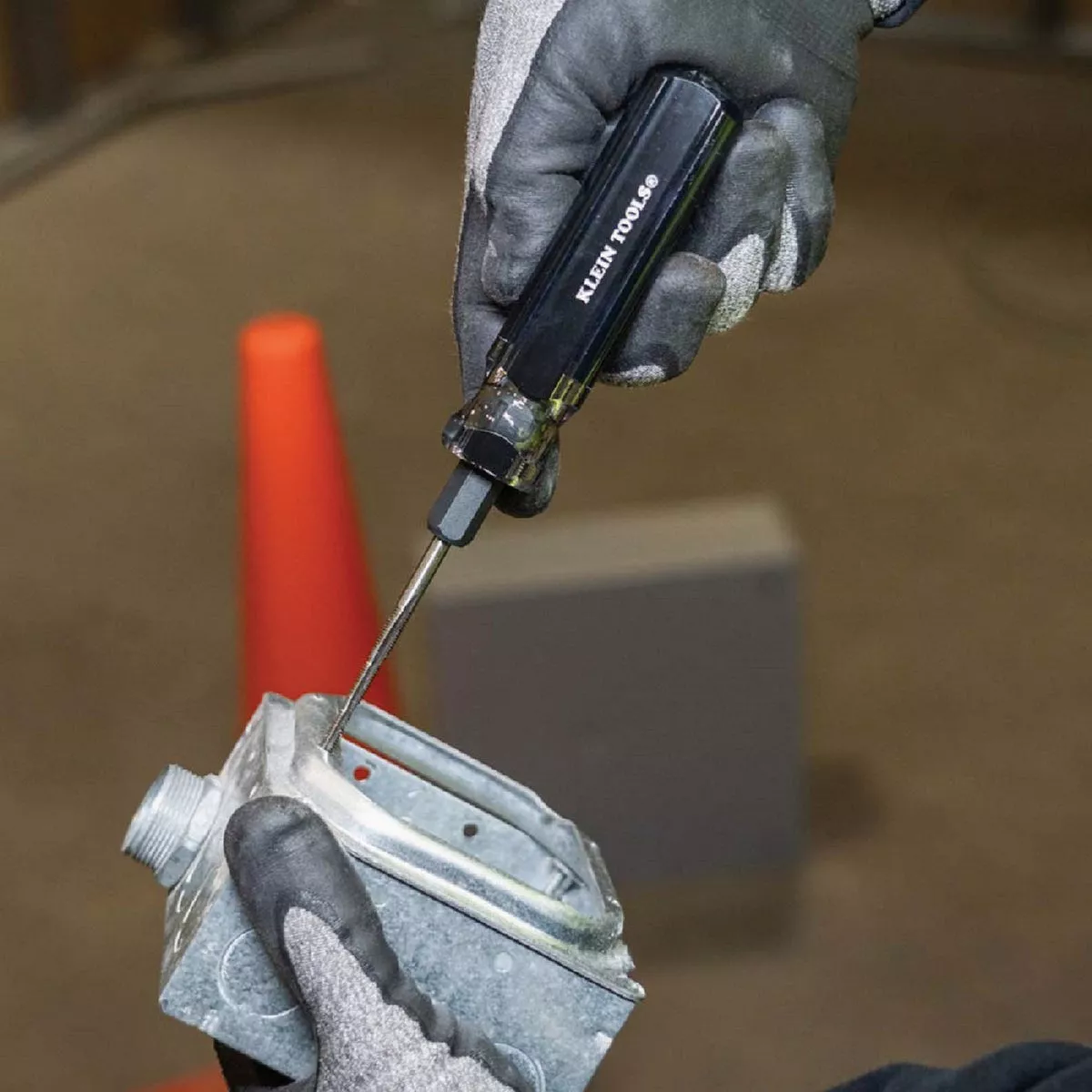 Klein 7.625 In. 6-in-1 Multi-Tap Tool - photo 5