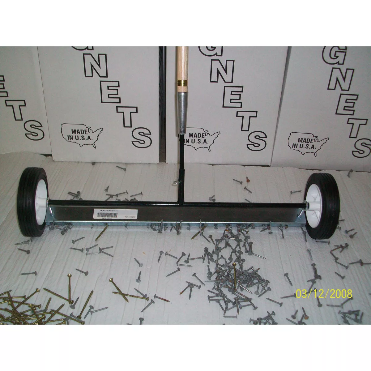 Attractor 24 In. Magnetic Sweeper - photo 2