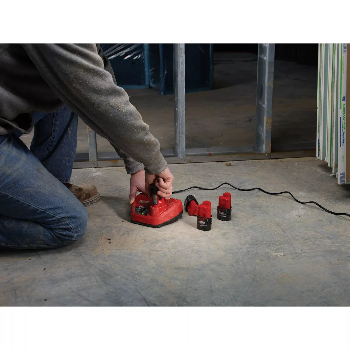 Milwaukee M12 12V Lithium-Ion Battery Charger - photo 6