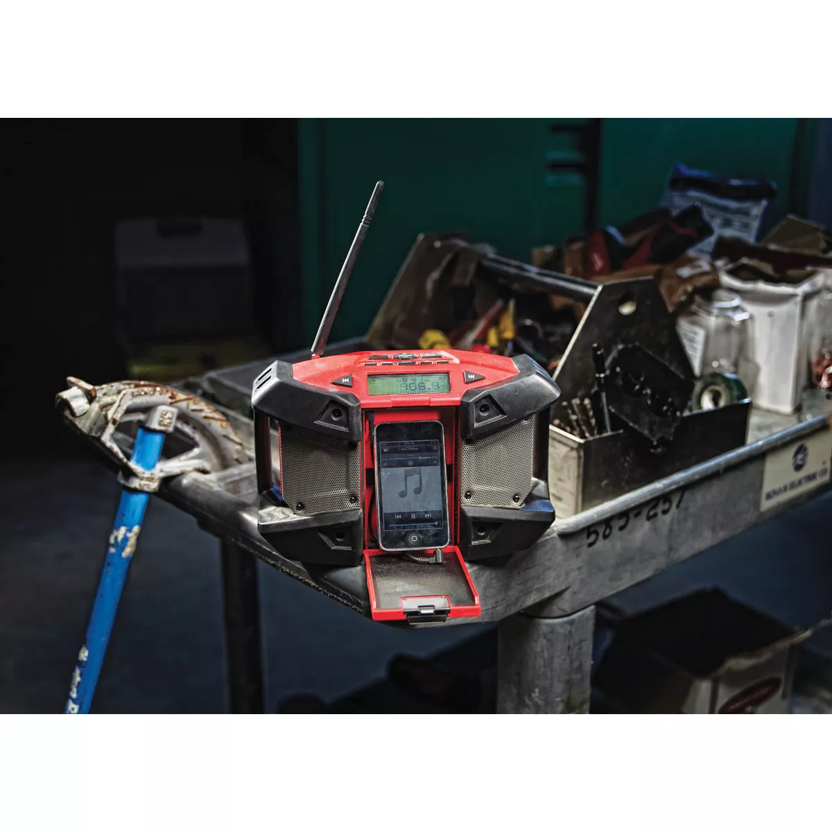Milwaukee M12 12 Volt Lithium-Ion Cordless Jobsite Radio (Bare Tool) - photo 3