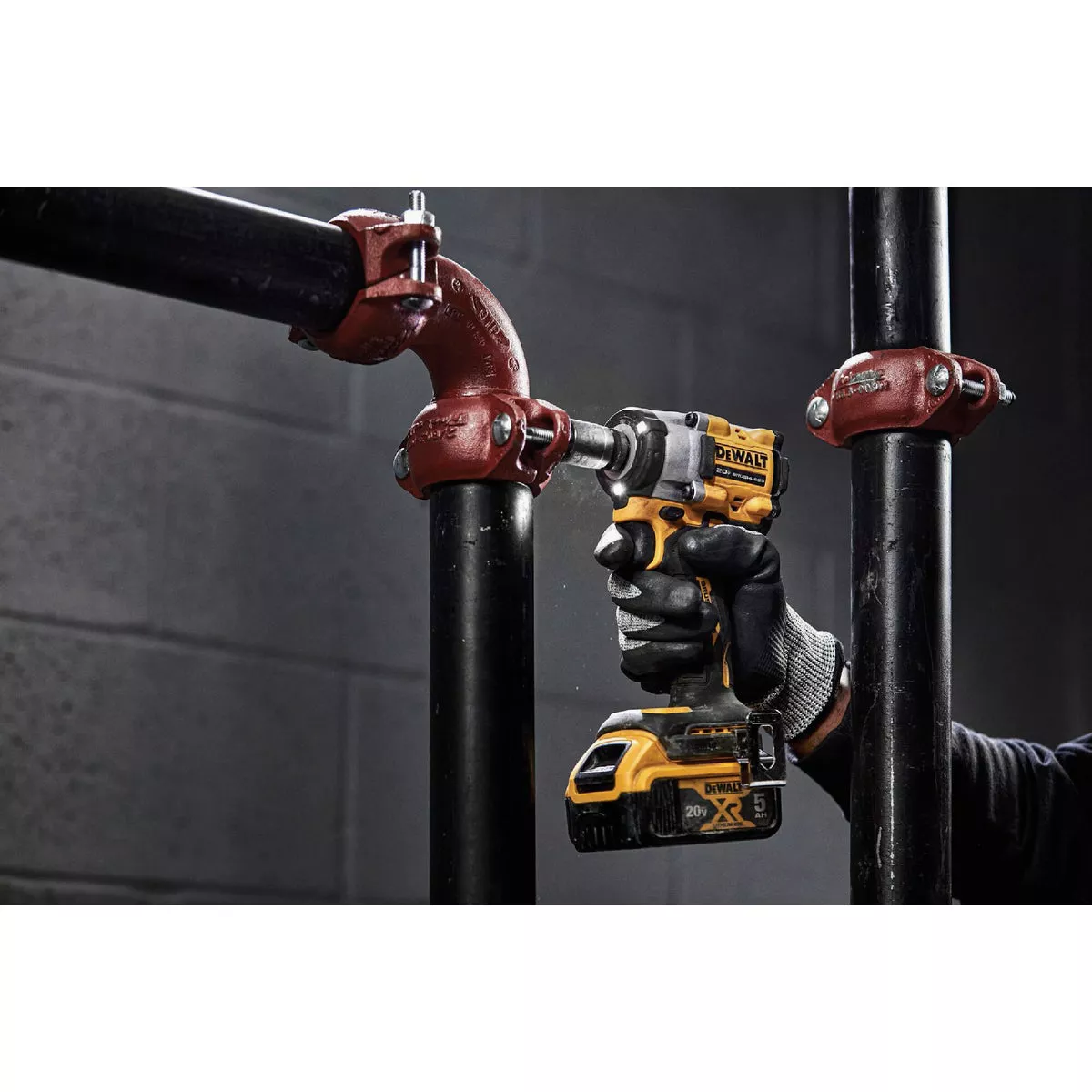 DEWALT ATOMIC 20V MAX Brushless 1/2 In. Cordless Impact Wrench with Hog Ring Anvil (Tool Only) - photo 2