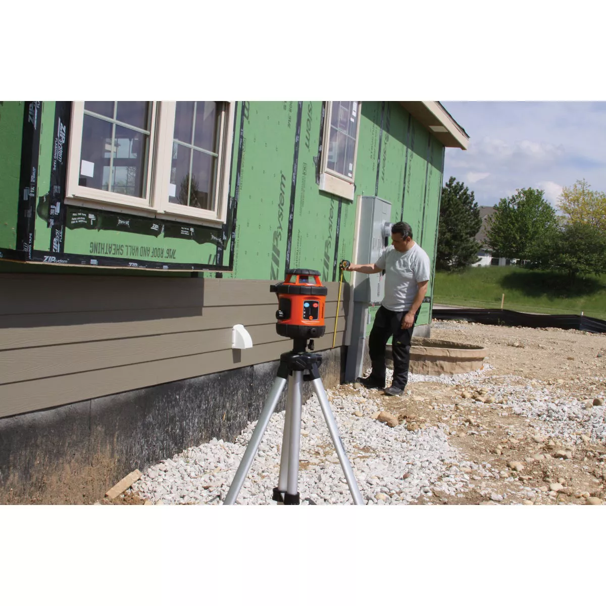 Johnson Level 800 Ft. Self-Leveling Rotary Laser Level - photo 2