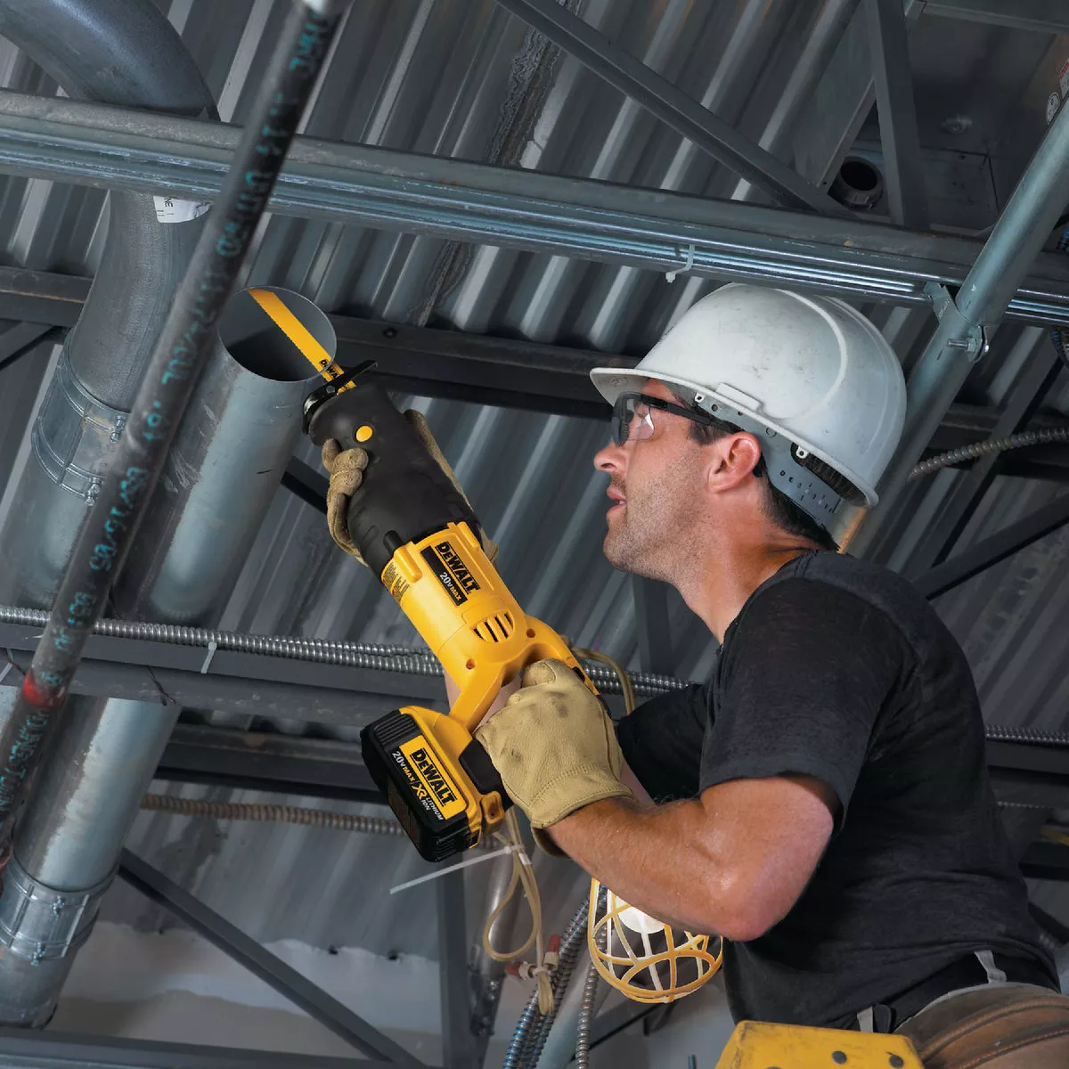 DEWALT 20V MAX Cordless Reciprocating Saw Kit with 5.0 Ah Battery & Charger - photo 5