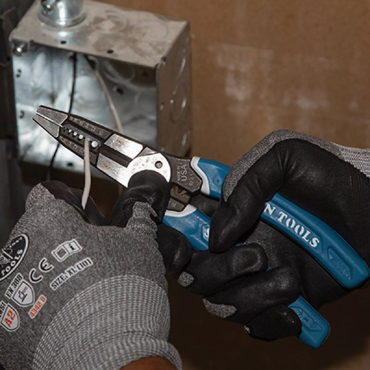 Klein-Kurve 8 In. Heavy-Duty Wire Stripper/Crimper Multi Tool - photo 3