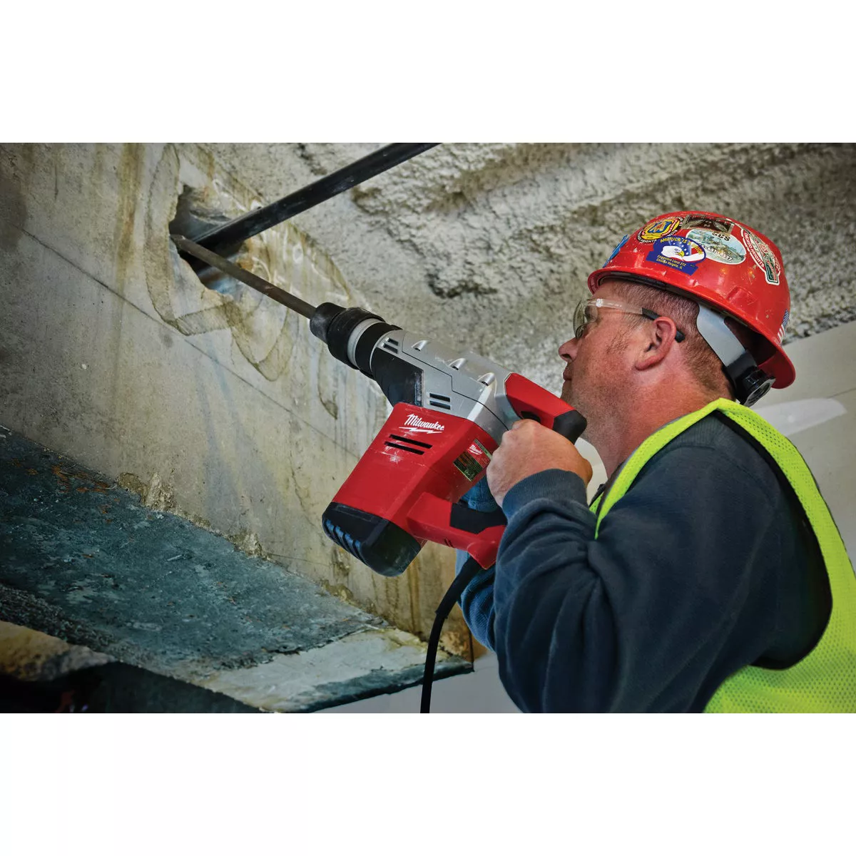 Milwaukee 1-9/16 In. SDS-Max Keyless 10.5-Amp Electric Rotary Hammer Drill - photo 2