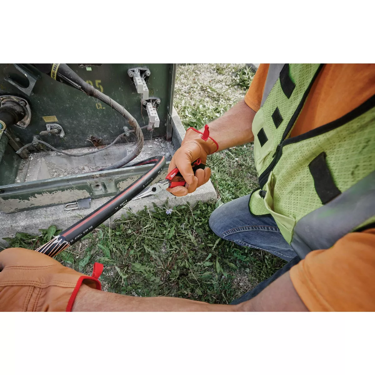 Milwaukee 8 In. Comfort Grip Long Nose Pliers (USA) - photo 4