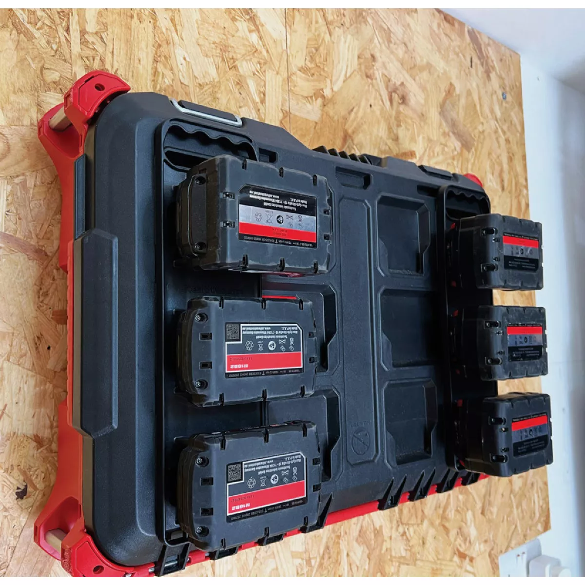 StealthMounts Battery Board with Handle for Milwaukee M18 Batteries - photo 2