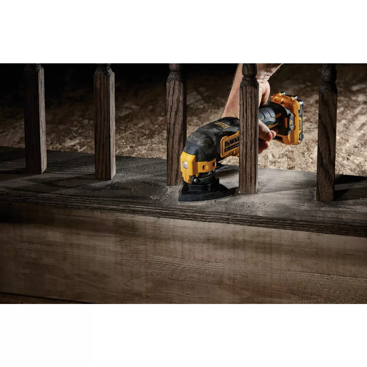 DEWALT XTREME 12V MAX Brushless Cordless Oscillating Tool Kit with 3.0 Ah Battery & Charger - photo 3