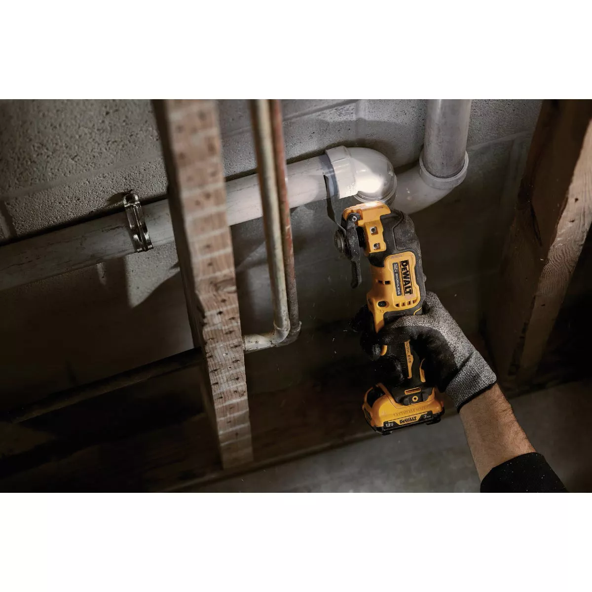 DEWALT XTREME 12V MAX Brushless Cordless Oscillating Tool Kit with 3.0 Ah Battery & Charger - photo 4