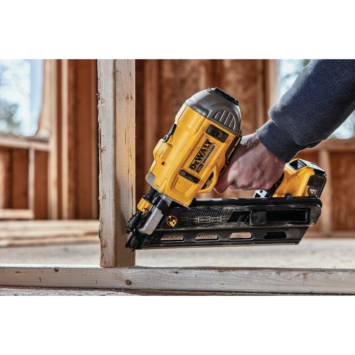 DEWALT 20V MAX Brushless 30 Degree Cordless Framing Nailer (Tool