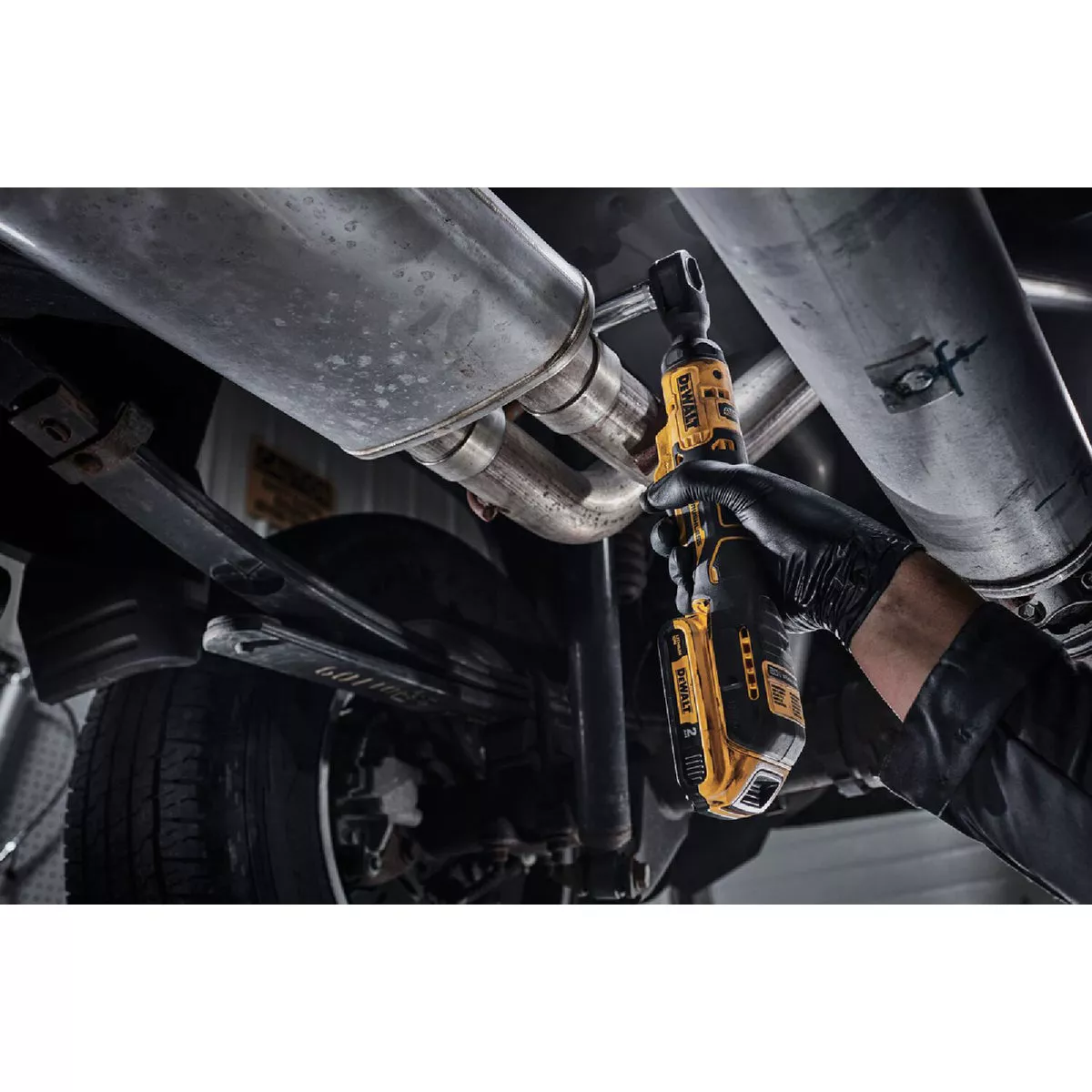 DEWALT ATOMIC 20V MAX Brushless 3/8 In. Cordless Ratchet (Tool Only) - photo 2