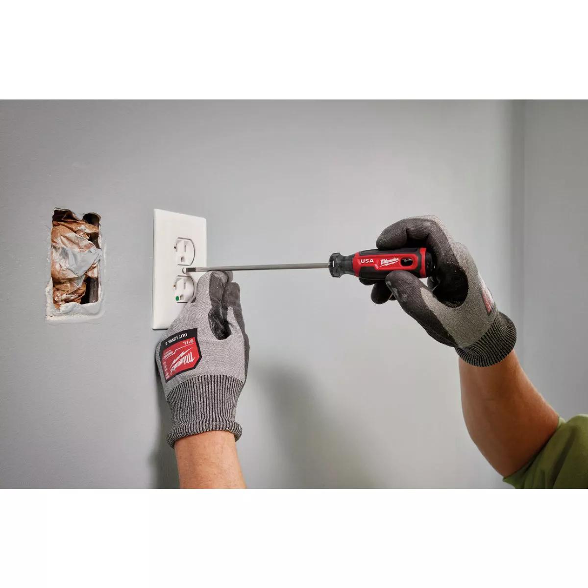Milwaukee 1/4 In. x 10 In. Cushion Grip Cabinet Tip Slotted Screwdriver (USA) - photo 7