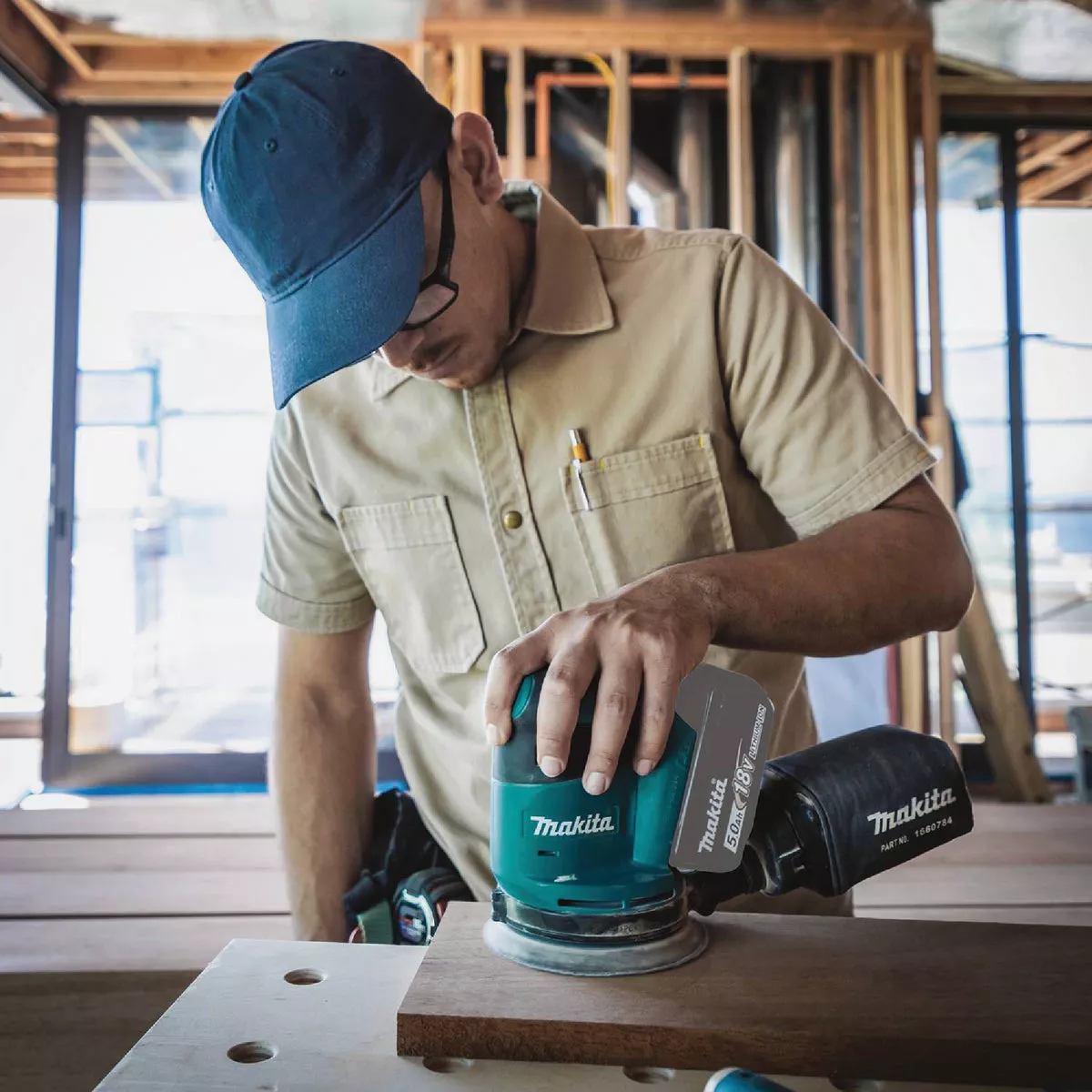 Makita 18V LXT Lithium-Ion 5 In. Cordless Random Orbit Sander (Tool Only) - photo 2