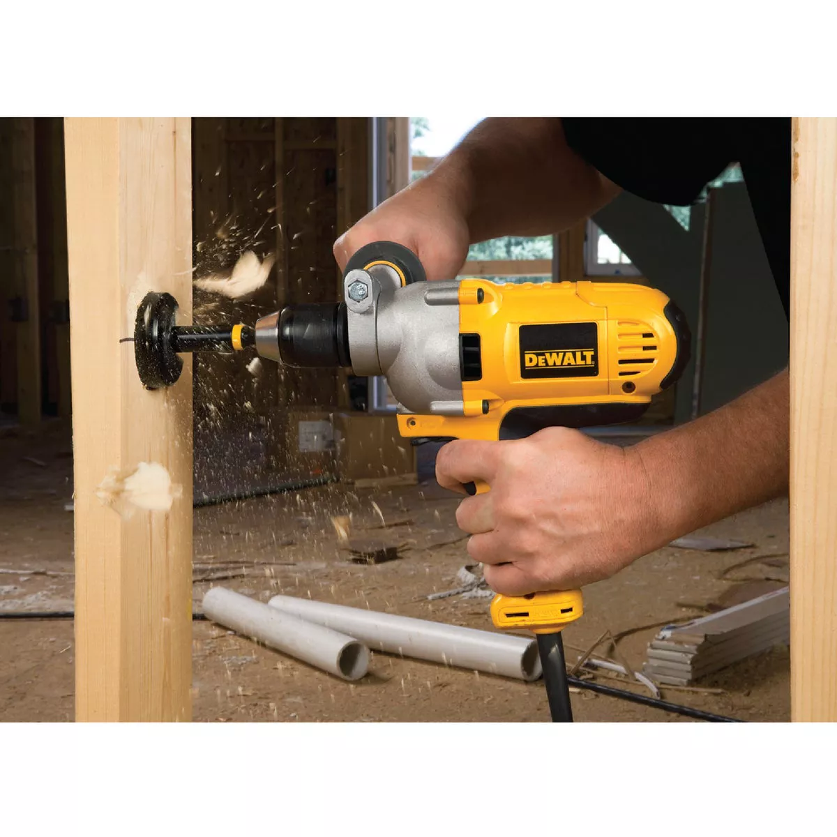 DEWALT 1/2 In. 10-Amp Keyless Electric Drill with Mid-Handle Grip - photo 4