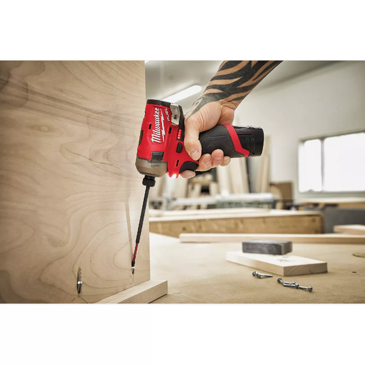 Milwaukee M12 FUEL SURGE Brushless 1/4 In. Hex Hydraulic Cordless Impact Driver Kit with (2) 2.0 Ah Batteries & Charger - photo 7