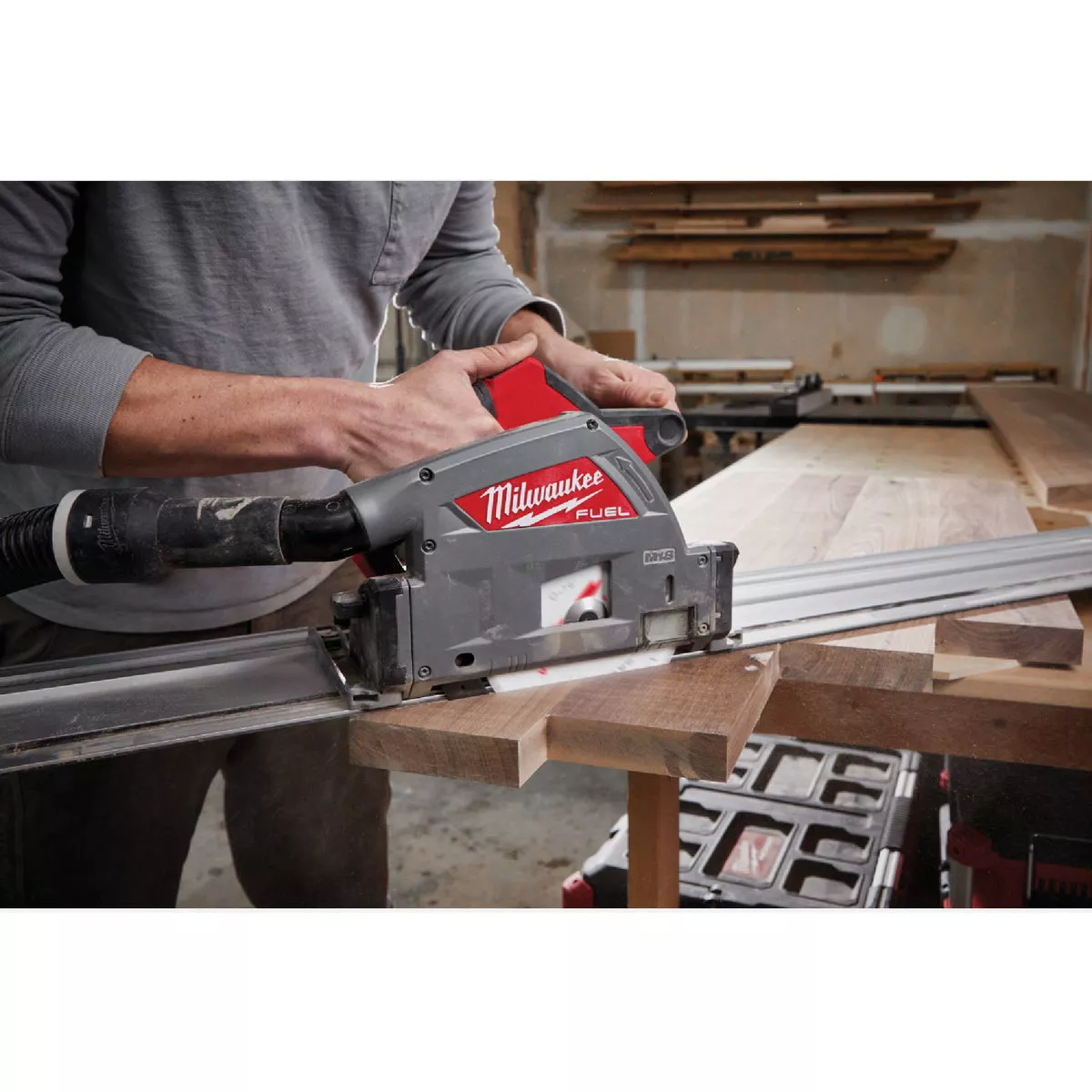 Milwaukee M18 FUEL Brushless 6-1/2 In. Cordless Plunge Track Saw Kit with 6.0 Ah Battery & Charger - photo 8