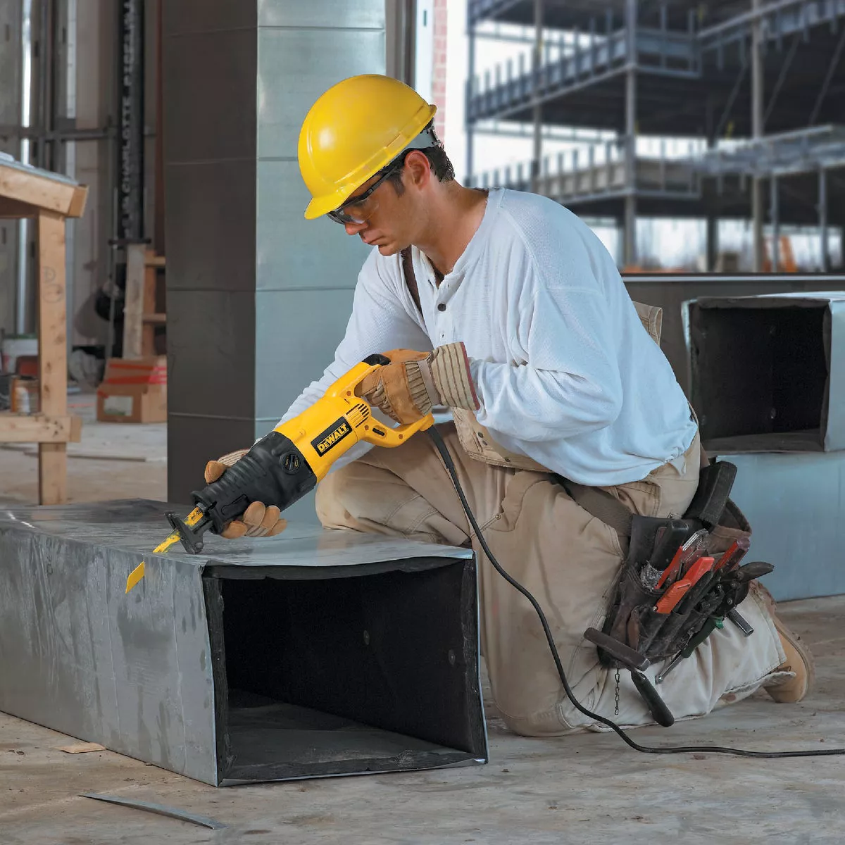 DeWalt 13-Amp Reciprocating Saw Kit - photo 4