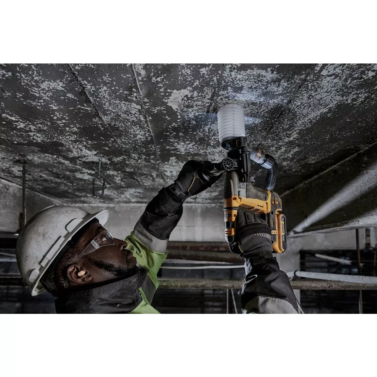 DEWALT ATOMIC 20V MAX Brushless 5/8 In. SDS-Plus Ultra-Compact Cordless Rotary Hammer (Tool Only) - photo 5