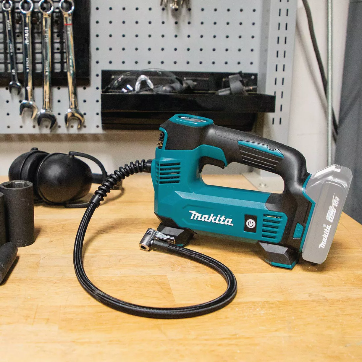 Makita 18-Volt LXT Lithium-Ion 120 psi Cordless Inflator (Tool Only) - photo 4