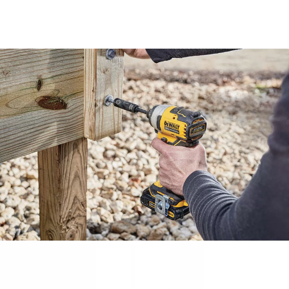 DEWALT ATOMIC 20V MAX Brushless 1/4 In. Compact Cordless Impact Driver Kit with 2.0 Ah Battery & Charger - photo 7